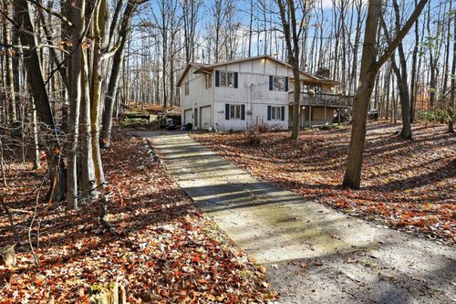 9742 Golf Port Dr, Stanwood, MI, 49346-9603 | Card Image