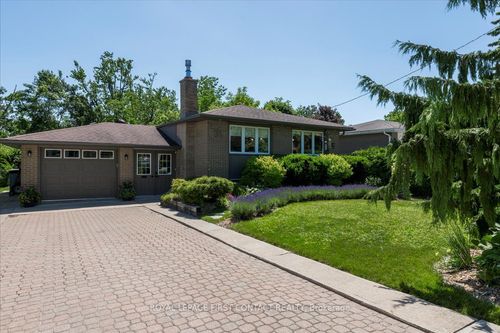 31 Mountbatten Cres, Barrie, ON, L4M1T6 | Card Image
