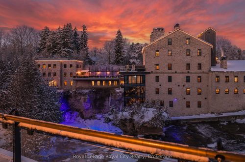 {{alt}} | Card Image