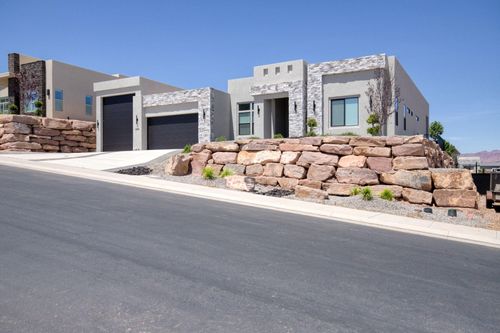 490 S Appian Way, St George, UT, 84770-1423 | Card Image