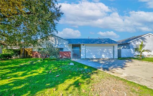 989 Ashport St, Pomona, CA, 91768-2321 | Card Image