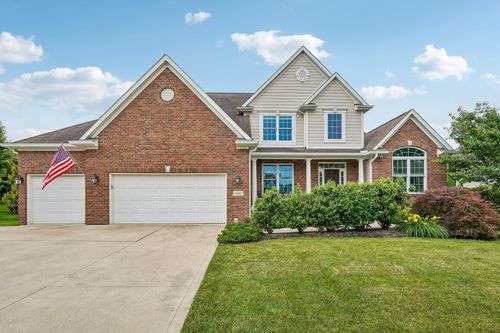 8061 Garden Dr, Pickerington, OH, 43147-7743 | Card Image