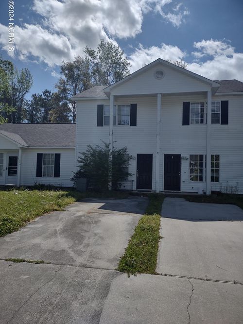 1112 Pueblo Dr, Jacksonville, NC, 28546-8375 | Card Image
