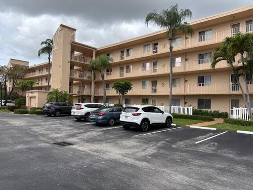 apt-205-6935 Huntington Ln, Delray Beach, FL, 33446-2566 | Card Image