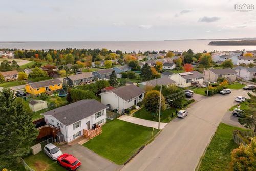 77 Fort York Pass, Eastern Passage, NS, B3G1E7 | Card Image
