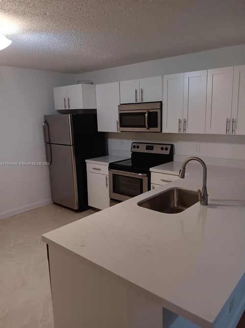apt-104-10161 W Sunrise Blvd, Plantation, FL, 33322-5604 | Card Image