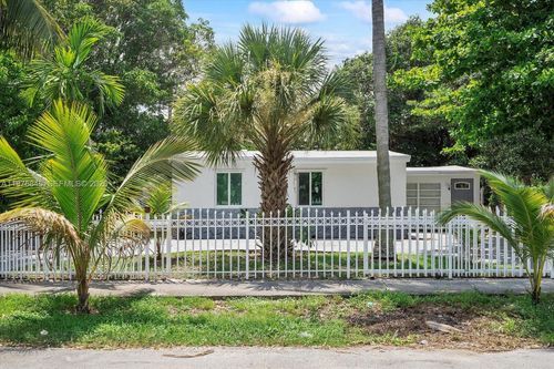 4520 Sw 38th St, West Park, FL, 33023-5518 | Card Image
