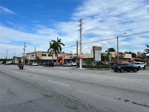 601 Sw 57th Ave, Miami, FL, 33144-3977 | Card Image