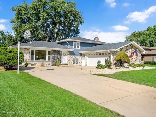 7014 Wilcox Ave, Darien, IL, 60561-3532 | Card Image