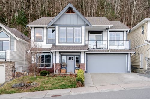 47204 Sylvan Dr, Chilliwack, BC, V2R0R8 | Card Image