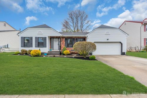 3 Lynn Ct, North Brunswick, NJ, 08902-2755 | Card Image