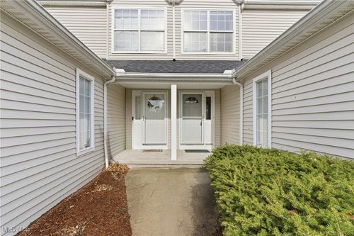 9279 Hickory Ridge Dr, Streetsboro, OH, 44241-3917 | Card Image