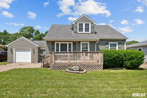 2207 4th Street A, East Moline, IL, 61244-2420 | Card Image