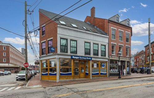 8 Bow St, Portsmouth, NH, 03801-3802 | Card Image