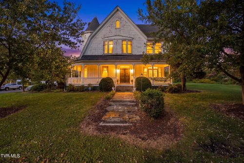 19 W 2nd St N, Big Stone Gap, VA, 24219-2525 | Card Image