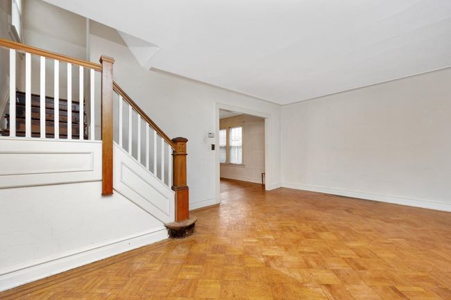 88 79 Th Ave, House other with 3 bedrooms, 2 bathrooms and 1 parking in Glendale NY | Image 7