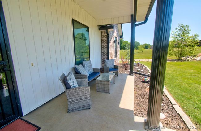 Spend your mornings or evenings here. | Image 5