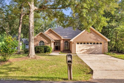 7879 Hilo Way, Diamondhead, MS, 39525-3621 | Card Image