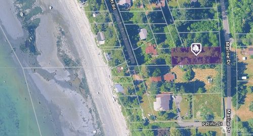 395 Marine Dr, Point Roberts, WA, 98281-9402 | Card Image