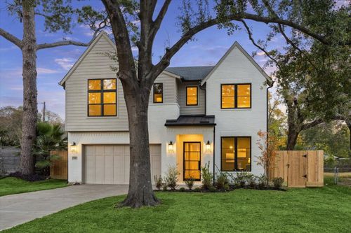 910 W 41st St, Houston, TX, 77018-5302 | Card Image