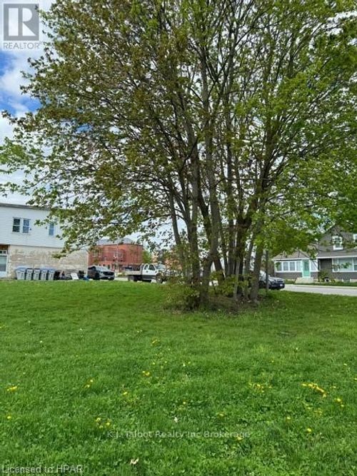 84 King St, Clinton, ON, N0M1L0 | Card Image