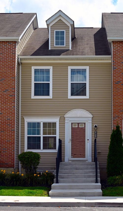 8289 Bruntsfield Rd, Columbus, OH, 43235-5062 | Card Image