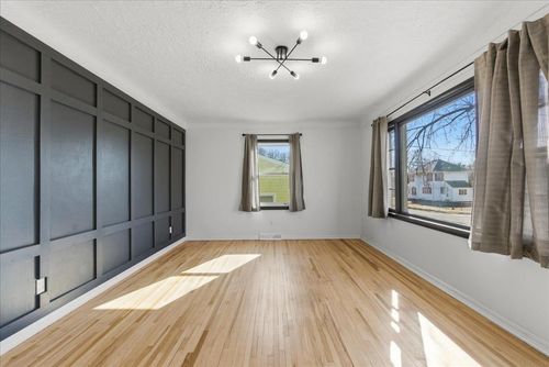 318 Arizona St, Waterloo, IA, 50703-4304 | Card Image