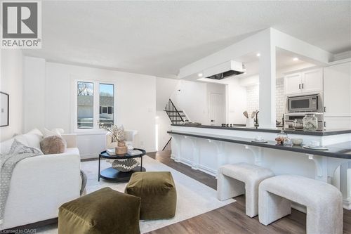 4-397 Keats Way, Waterloo, ON, N2L5S7 | Card Image
