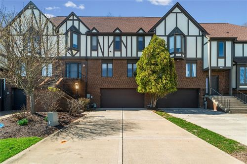 421 Forest Highlands Dr, Pittsburgh, PA, 15238-1340 | Card Image