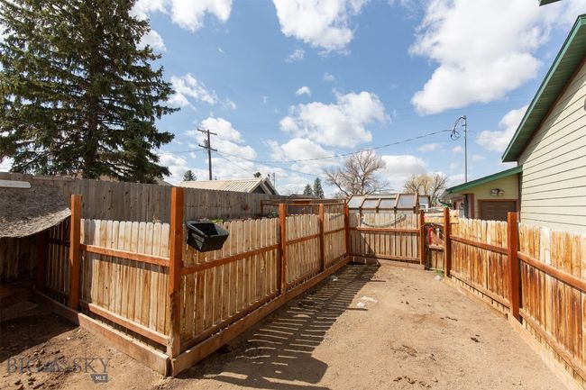 Fenced Area for Pets | Image 31