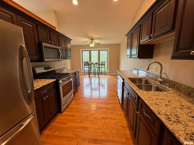 20731 N Sequoia Cv, House other with 4 bedrooms, 2 bathrooms and 2 parking in Chillicothe IL | Image 7