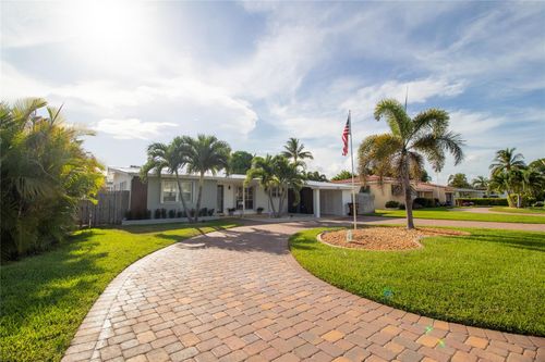 925 Se 14th Ave, Deerfield Beach, FL, 33441-5850 | Card Image
