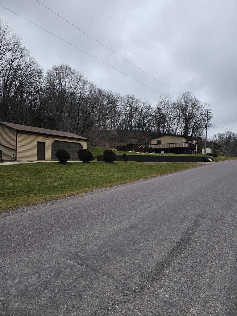 Dutch Hollow Rd, Potosi, WI 53820
