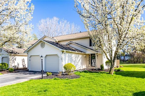 143 Courtshire Ln, Penfield, NY, 14526-2645 | Card Image