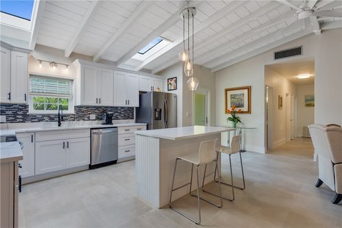 618 Holly Rd, Vero Beach, FL, 32963-1459 | Card Image