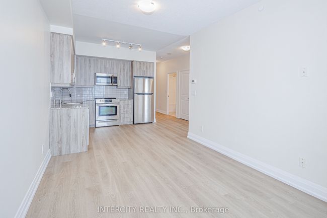 617 - 3600 Highway 7, Condo with 2 bedrooms, 1 bathrooms and 1 parking in Vaughan ON | Image 17