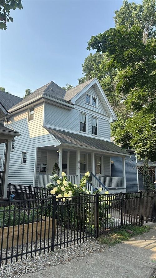 3915 John Ave, Cleveland, OH, 44113-3276 | Card Image