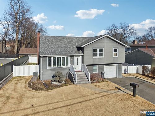 44 Richard Ct, River Edge, NJ, 07661-2403 | Card Image