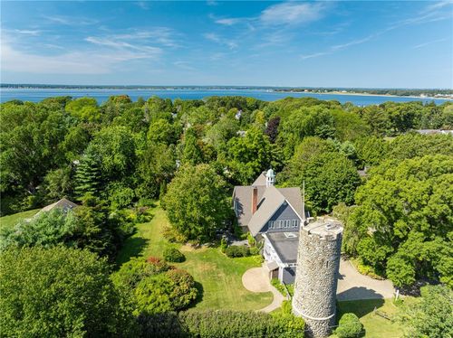 3 Stone Tower Ln, Barrington, RI, 02806-4913 | Card Image