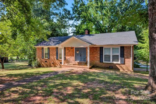 530 Oxford Pl, Lancaster, SC, 29720-1734 | Card Image
