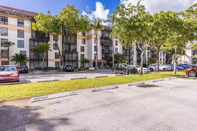 410-B - 5550 Nw 44th St, Condo with 2 bedrooms, 2 bathrooms and null parking in Fort Lauderdale FL | Image 2