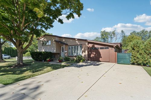 122 W Helen Rd, Palatine, IL, 60067-6838 | Card Image