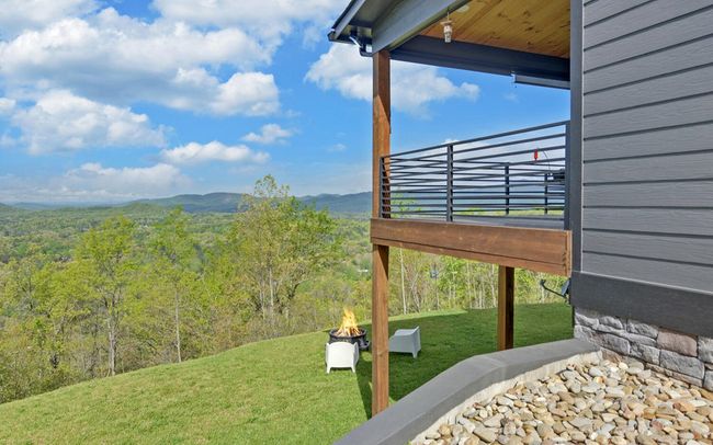 433 Hawkeye Trl, Home with 3 bedrooms, 3 bathrooms and null parking in Marble NC | Image 58