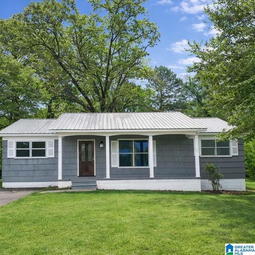 1221 Carol Cir, MIDFIELD, AL, 35228-3132 | Card Image