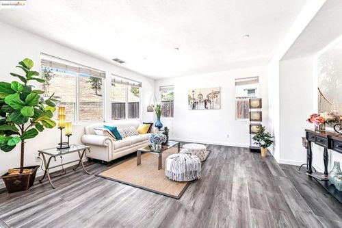 4576 Benton St, Antioch, CA, 94531-7182 | Card Image