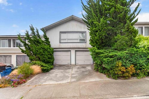 92 Lycett Cir, Daly City, CA, 94015-2866 | Card Image