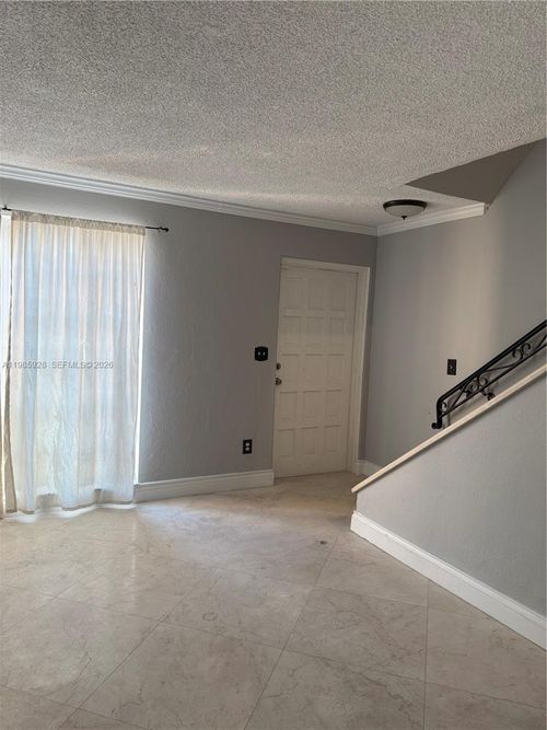 apt-m5-7170 Fairway Dr, Miami Lakes, FL, 33014-6920 | Card Image