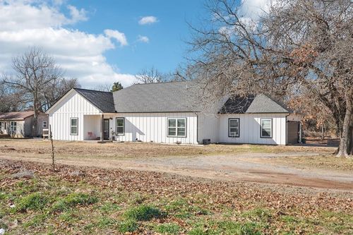 4275 N Rockwell Ave, Crescent, OK, 73028-3070 | Card Image