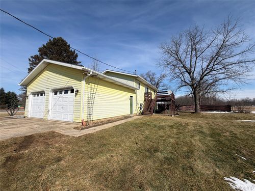 5749 Leix Rd, Mayville, MI, 48744-9639 | Card Image