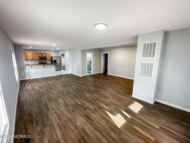 209 E Williamson St, House other with 4 bedrooms, 2 bathrooms and null parking in Mount Olive NC | Image 6